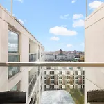 Londwell, Canary Wharf Skyline Balcony Suite